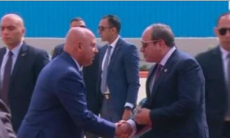 بث مباشر..الرئيس السيسي يصل مقر احتفالية عيد العمال في السويس