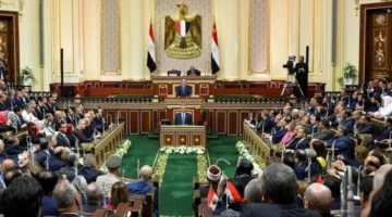 بحد أدنى 150 جنيهًا.. “البرلمان” يوافق على زيادة الأجر الدوري لموظفي الدولة