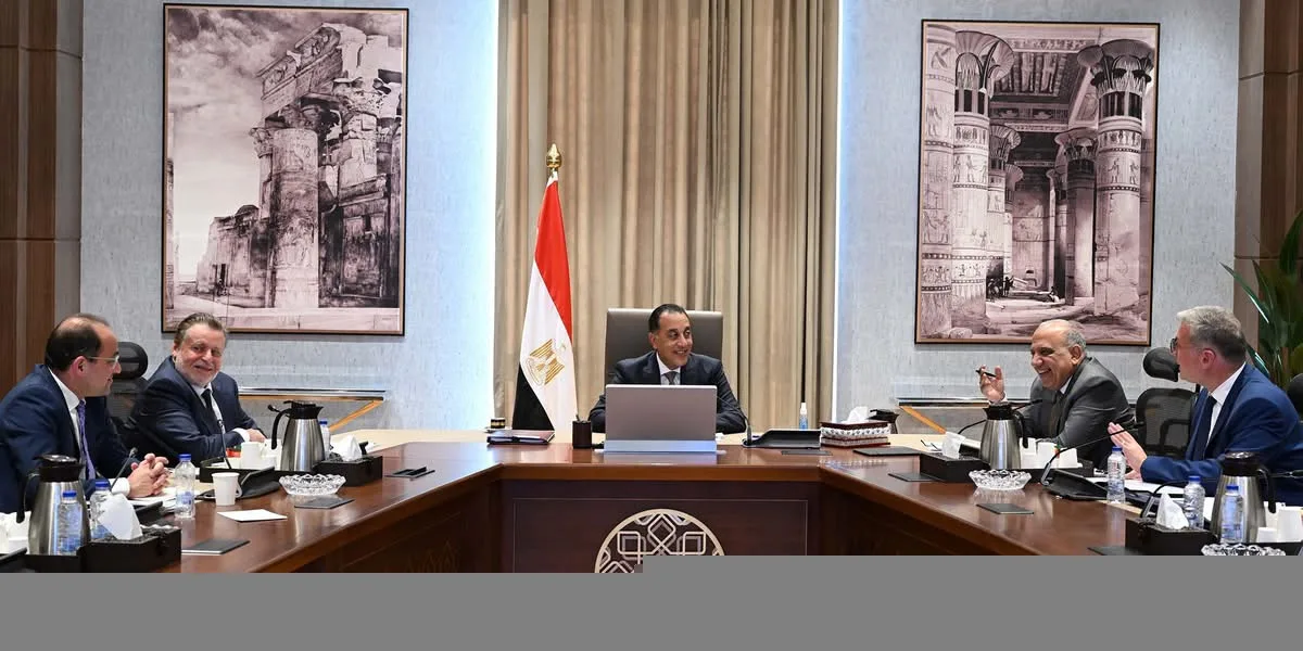 بحضور محافظ البنك المركزي، رئيس الوزراء يعرض إنجازات تعزيز احتياطي النقد الأجنبي.