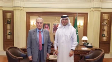 بخاري يلتقي رئيس المجلس العام الماروني في بيروت