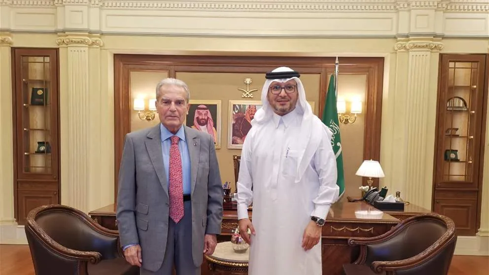 بخاري يلتقي رئيس المجلس العام الماروني في بيروت بخاري يلتقي رئيس المجلس العام الماروني في بيروت