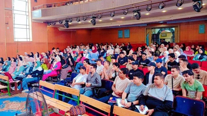 بدء القوافل التعليمية المجانية من الوزارة لطلاب الثانوية العامة في بورسعيد بدء القوافل التعليمية المجانية من الوزارة لطلاب الثانوية العامة في بورسعيد