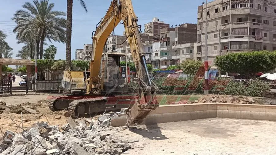 بدء المرحلة الثانية من تطوير الميدان الإبراهيمي في دسوق بتكلفة تصل إلى 6 ملايين جنيه بدء المرحلة الثانية من تطوير الميدان الإبراهيمي في دسوق بتكلفة تصل إلى 6 ملايين جنيه