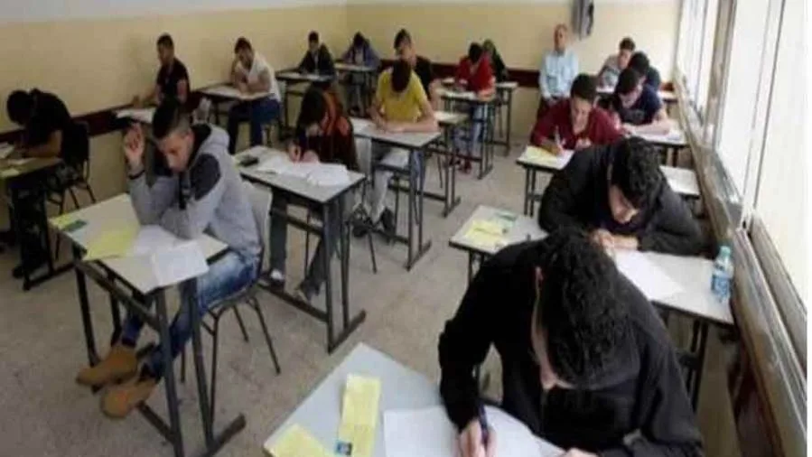 بدء امتحانات الدبلومات الفنية في أسوان في 63 مركزاً امتحانياً بدء امتحانات الدبلومات الفنية في أسوان في 63 مركزاً امتحانياً