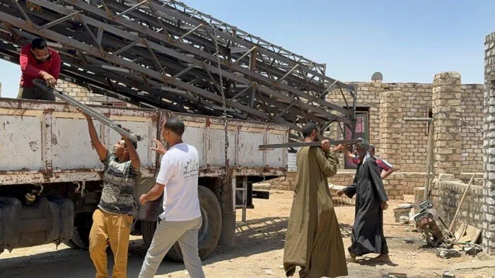 بدء تزويد مشروعات الظهير الصحراوي بالكهرباء.. الأقصر تفتح أبواب الاستثمار بمنطقة الـ 1000 فدان