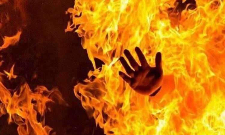 بدأت في إحراق نفسها كوسيلة للتهديد، لكنها فارقت الحياة.. ما عقوبتها في الآخرة؟