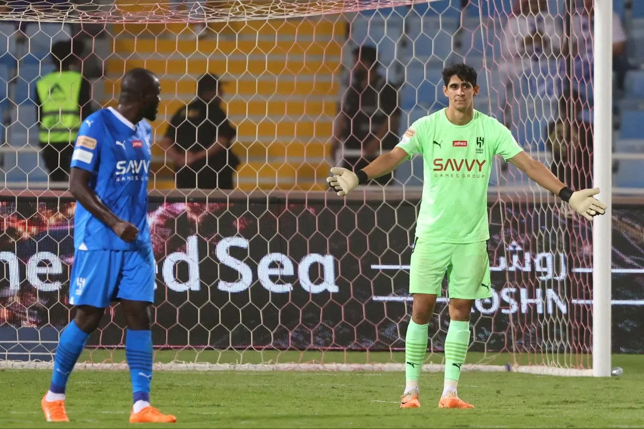 بديل ياسين بونو: الهلال يجد طريد مورينيو في تركيا بديل ياسين بونو: الهلال يجد طريد مورينيو في تركيا
