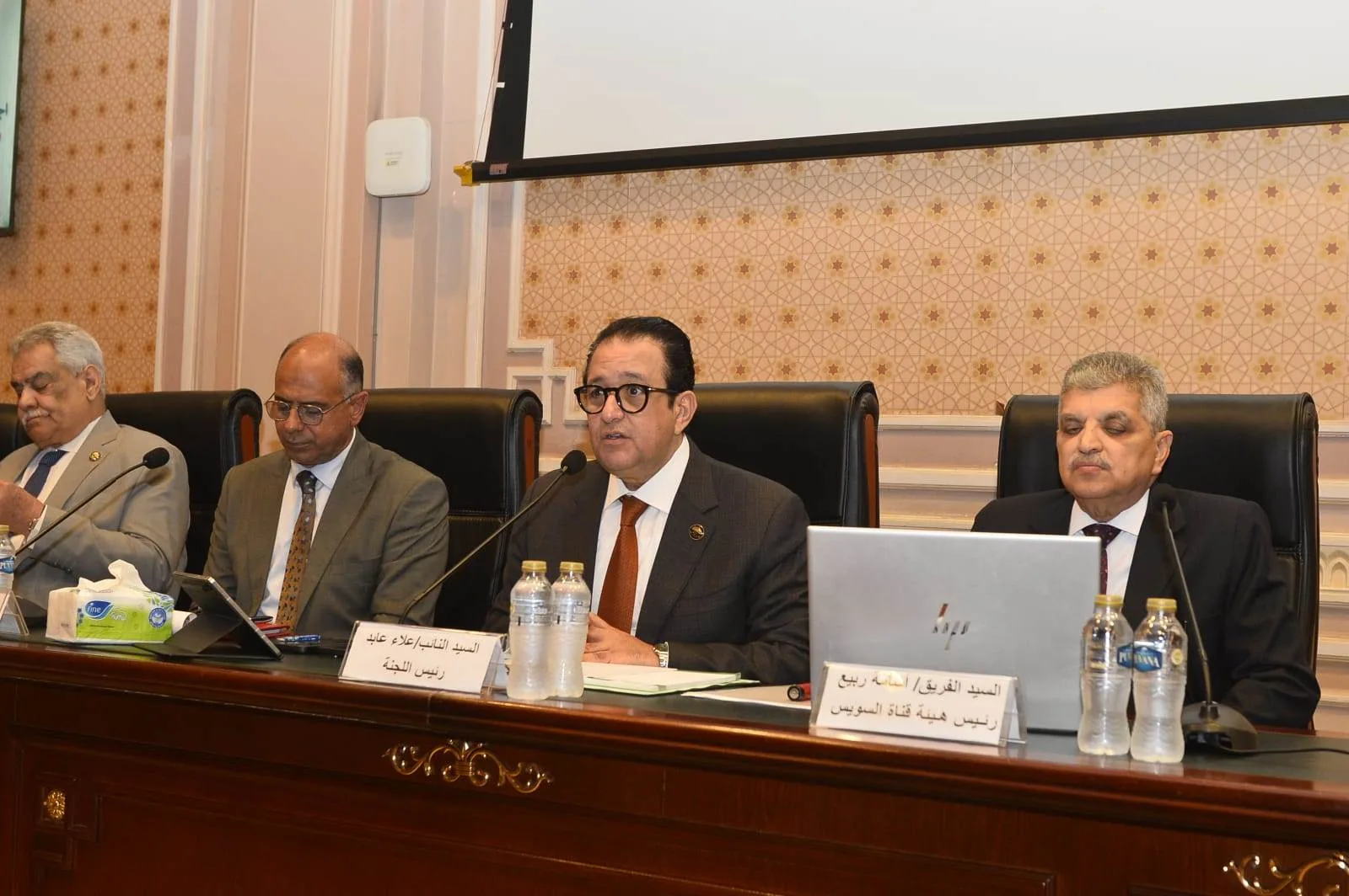 برئاسة علاء عابد: لجنة “النقل والمواصلات” في مجلس النواب تعقد اجتماعًا لمناقشة مشروع قانون الميزانية العامة للدولة. برئاسة علاء عابد: لجنة “النقل والمواصلات” في مجلس النواب تعقد اجتماعًا لمناقشة مشروع قانون الميزانية العامة للدولة.