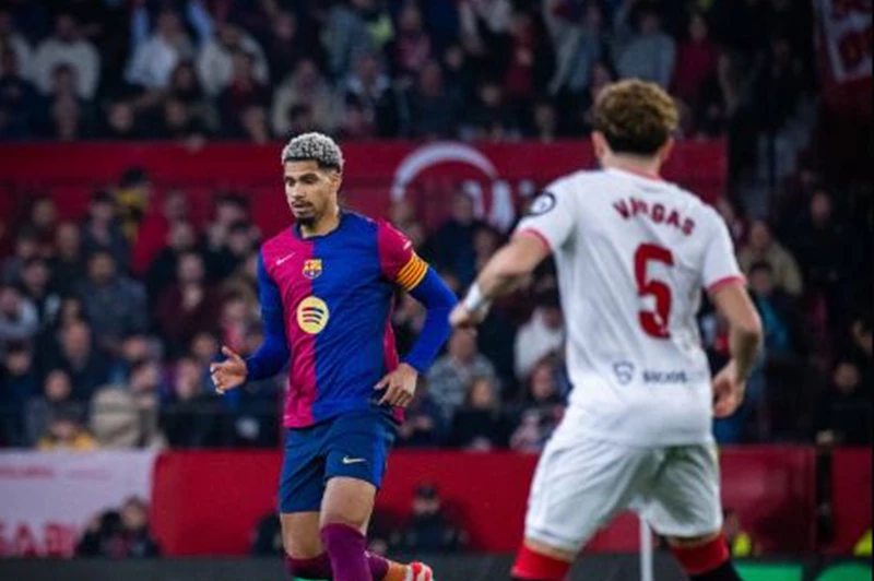 برشلونة يتمسك بأراوخو ولا يرغب في انتقاله الصيف المقبل برشلونة يتمسك بأراوخو ولا يرغب في انتقاله الصيف المقبل