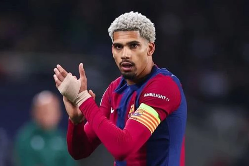 برشلونة يتمسك بأراوخو ويرفض مغادرته إلا وفق شروط معينة برشلونة يتمسك بأراوخو ويرفض مغادرته إلا وفق شروط معينة