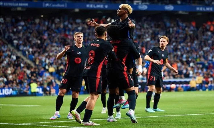 برشلونة يحصد لقب الدوري الإسباني للمرة 28 في تاريخه برشلونة يحصد لقب الدوري الإسباني للمرة 28 في تاريخه