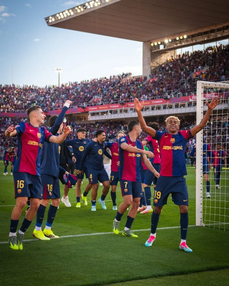 برشلونة يقترب من حسم الدوري الإسباني بفوزه على ريال مدريد ( 4 ـ 3 ) برشلونة يقترب من حسم الدوري الإسباني بفوزه على ريال مدريد ( 4 ـ 3 )