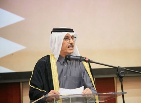 برغم كل المآسي والأهوال في غزة وبعد خيبة الآمال في الأنظمة.. هل انعدمت المواقف “الفردية” التاريخية في أمة العرب؟ لماذا يجب التذكير بقصة السفير القطري “راشد الخاطر” الذي لم يشعر بأمان ذاتي في ظل أمن قومي عربي مستباح… فانتحر وذكر قصته أمين هويدي وأحمد بهاء الدين؟