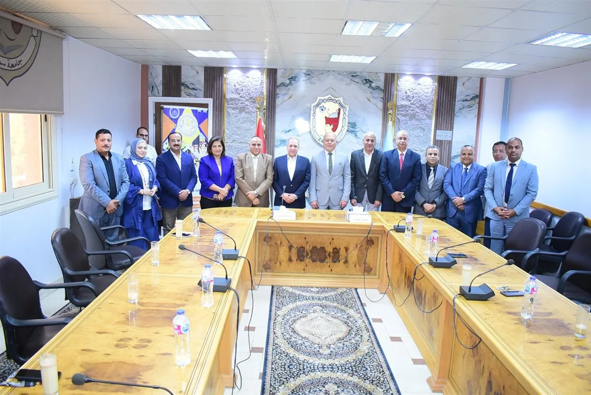 بروتوكول تعاون بين كليتي التربية والألسن بجامعة سوهاج ومدارس جيل المستقبل الدولية