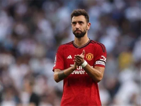 برونو فرنانديز: لا أعتزم مغادرة مانشستر يونايتد، لكن قد يضطر النادي لبيعي. برونو فرنانديز: لا أعتزم مغادرة مانشستر يونايتد، لكن قد يضطر النادي لبيعي.