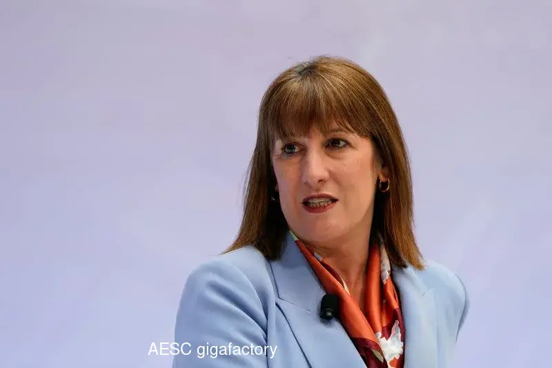 بريطانيا تعلن صفقة تمويل بقيمة مليار جنيه إسترليني لمشروع AESC gigafactory