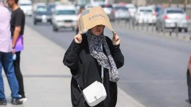 بسبب ارتفاع درجات الحرارة .. 35 طالبًا يفقدون الوعي خلال الامتحان في طنطا بسبب ارتفاع درجات الحرارة .. 35 طالبًا يفقدون الوعي خلال الامتحان في طنطا