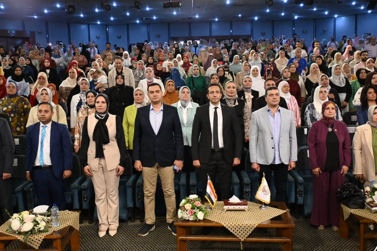 بسبب جهدهم المتميز: تكريم 500 فرد من فرق التمريض البارزة. بسبب جهدهم المتميز: تكريم 500 فرد من فرق التمريض البارزة.