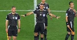 بسيوني يدير مباراة الأهلي وسيراميكا، والغندور لمواجهة بيراميدز والزمالك
