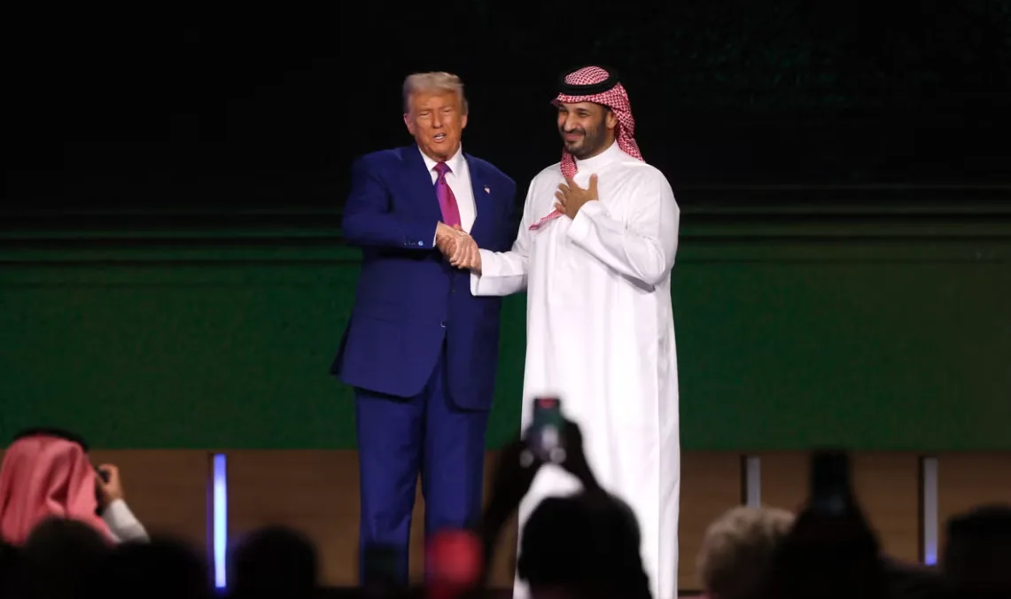 بشعار “لن ننسى”: أسر ضحايا 11 سبتمبر تهاجم ترامب بسبب علاقاته مع السعودية بشعار “لن ننسى”: أسر ضحايا 11 سبتمبر تهاجم ترامب بسبب علاقاته مع السعودية