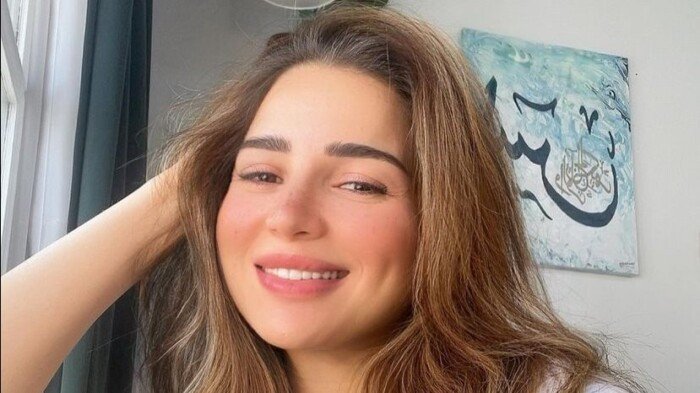 بصورة من كواليس «قلبي ومفتاحه».. مي عز الدين تتفاعل مع جمهورها بعد غياب