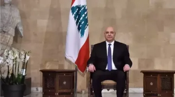 بعد 41 عاماً.. رئيس لبنان يوضح التحديات في الابتعاد عن اللباس العسكري