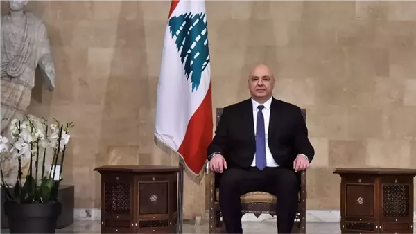 بعد 41 عاماً.. رئيس لبنان يوضح التحديات في الابتعاد عن اللباس العسكري بعد 41 عاماً.. رئيس لبنان يوضح التحديات في الابتعاد عن اللباس العسكري