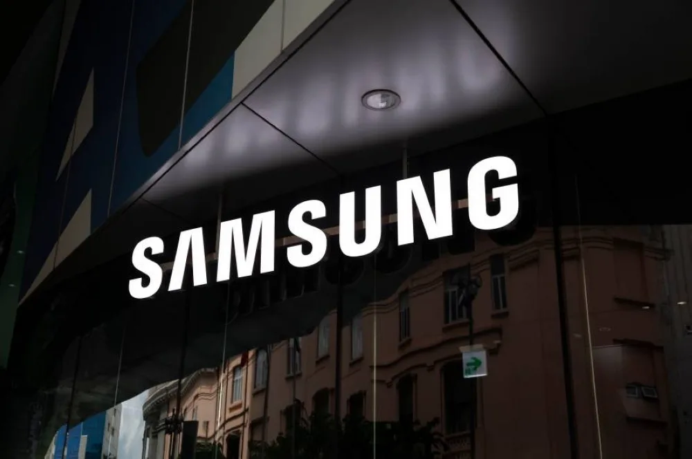بعد أبل.. سامسونغ تواجه خطر فرض رسوم جمركية بنسبة 25% من قبل ترامب بعد أبل.. سامسونغ تواجه خطر فرض رسوم جمركية بنسبة 25% من قبل ترامب