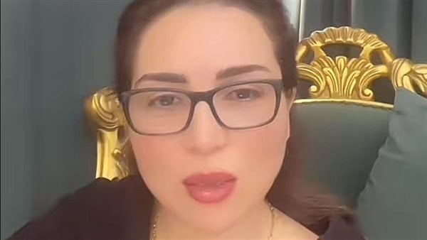 بعد إعلان مي عز الدين استخدامها.. هل ماء الورد تكافح علامات الشيخوخة؟