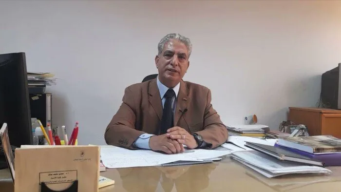 بعد اختياره عميدا لكلية الآثار.. رئيس جامعة القاهرة يهنئ الدكتور محسن صالح