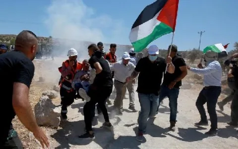 بعد استمرار اقتحامات الاحتلال للبلدة.. استشهاد فلسطيني وإصابة آخر بنيران الجيش الإسرائيلي في شمال الضفة الغربية بعد استمرار اقتحامات الاحتلال للبلدة.. استشهاد فلسطيني وإصابة آخر بنيران الجيش الإسرائيلي في شمال الضفة الغربية