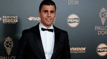 هل يُعتبر لاعبًا أساسيًا؟ رودري ضمن قائمة مانشستر سيتي لمواجهة بورنموث.