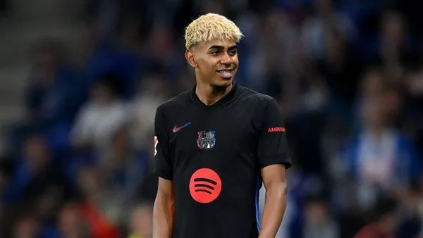 بعد الفوز بالدوري.. لامين يامال يحقق إنجازًا يعادل ما حققه رونالدو في 9 سنوات بعد الفوز بالدوري.. لامين يامال يحقق إنجازًا يعادل ما حققه رونالدو في 9 سنوات