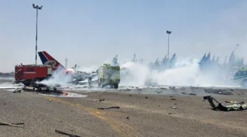 بعد القصف الإسرائيلي.. تعليق الرحلات الجوية في مطار صنعاء حتى إشعار آخر