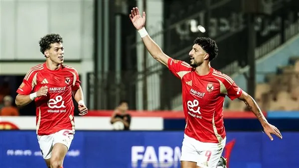 بعد تحقيق اللقب 45.. الأهلي يزيد الفارق مع الزمالك إلى 31 بطولة دوري بعد تحقيق اللقب 45.. الأهلي يزيد الفارق مع الزمالك إلى 31 بطولة دوري