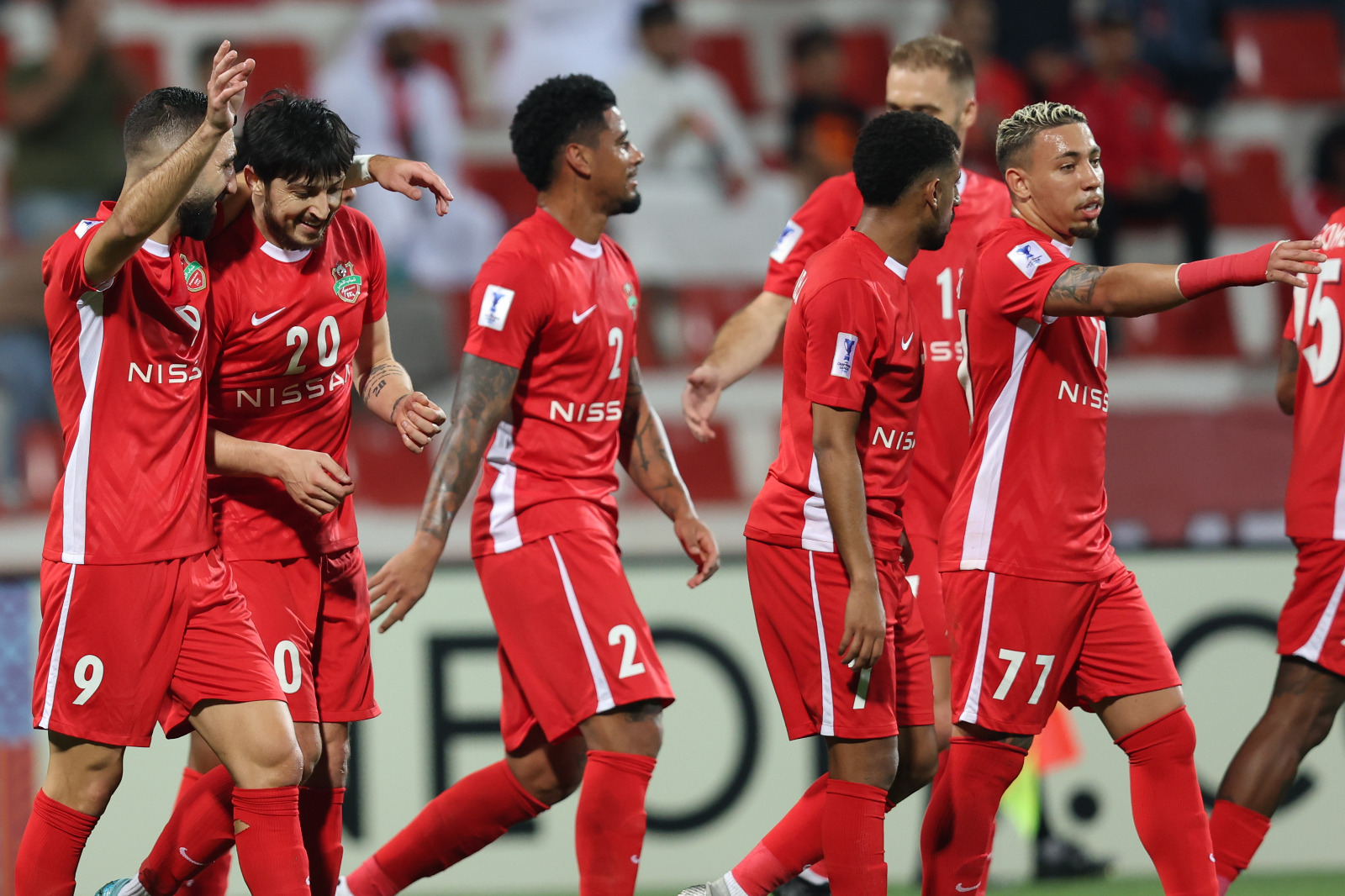 بعد تعثر الشارقة.. كم نقطة يحتاجها شباب الأهلي للتتويج بالدوري الإماراتي؟