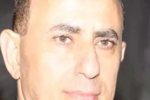 بعد خلوه من أي اتهام “بالإرهاب”.. الحكومة البريطانية تعرض على الأكاديمي مكرم خوري مخوَل.