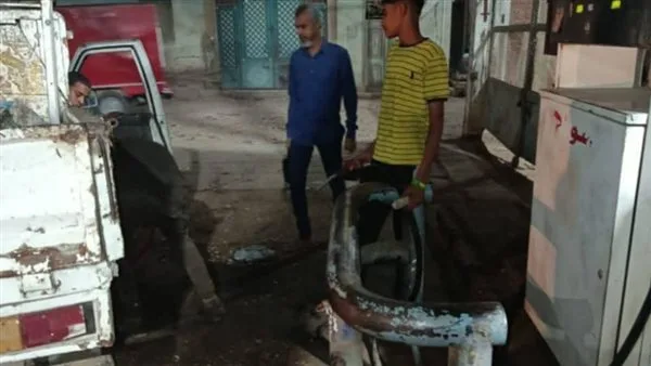 بعد شكاوى البنزين المغشوش.. تموين قنا تحرر عدة محاضر للمخالفين بمحطات الوقود ومستودعات البوتاجاز