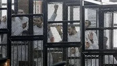 بعد لحظات.. استئناف محاكمة 73 متهماً في قضية خلية اللجان الخاصة بعد لحظات.. استئناف محاكمة 73 متهماً في قضية خلية اللجان الخاصة