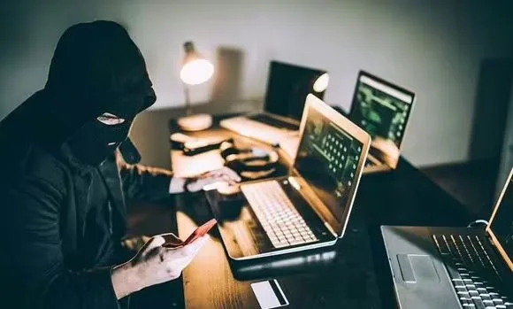 بعد مطالبات بتغليظها.. كيف واجه القانون مرتكبي الجرائم الإلكترونية؟