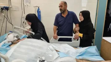 بعد مقتل أطفاله التسعة.. مستشفى خان يونس: حالة الطبيب النجار ما زالت حرجة.