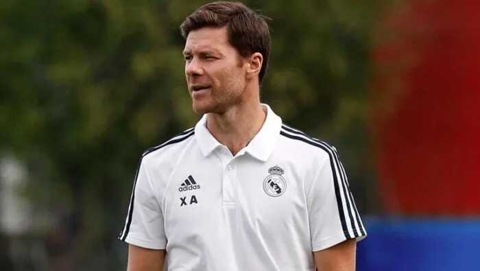بعد موسم خالٍ من الألقاب.. مهمة تشابي ألونسو لاستعادة المجد مع ريال مدريد بعد موسم خالٍ من الألقاب.. مهمة تشابي ألونسو لاستعادة المجد مع ريال مدريد