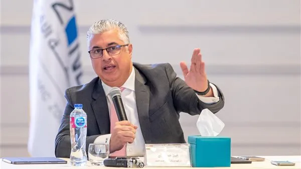 بـ2.4 مليار دولار.. رئيس اقتصادية قناة السويس: صادراتنا تقدر بنسبة 6% من إجمالي صادرات مصر