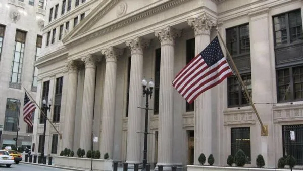 بلومبرج: المصرف الفيدرالي الأمريكي يعتمد خطة لتقليص 10% من كوادره البشرية بلومبرج: المصرف الفيدرالي الأمريكي يعتمد خطة لتقليص 10% من كوادره البشرية