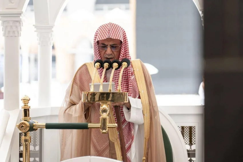 بموافقة خادم الحرمين، تعيين ابن حميد لخطباء يوم عرفة. بموافقة خادم الحرمين، تعيين ابن حميد لخطباء يوم عرفة.