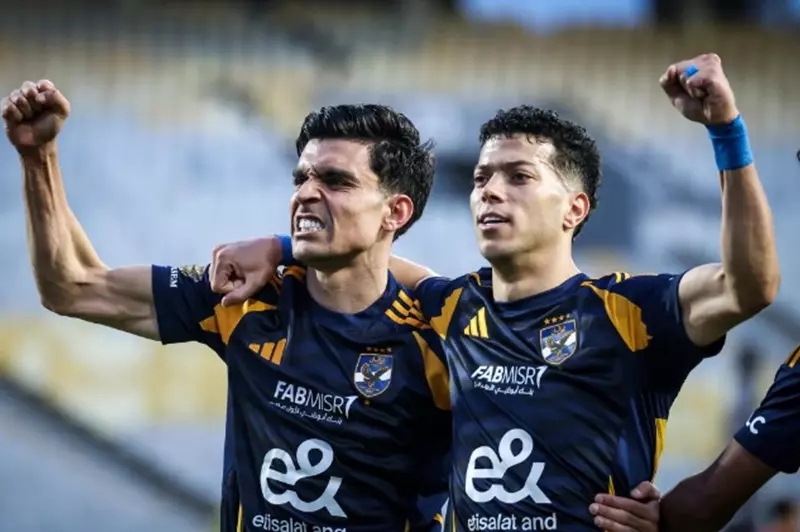 بن شرقي يتألق ويقود الأهلي لتجاوز سيراميكا في الدوري بن شرقي يتألق ويقود الأهلي لتجاوز سيراميكا في الدوري
