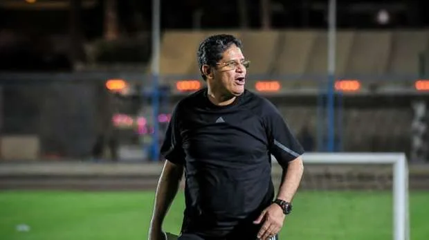 بند صادم في عقد أيمن الرمادي مع الزمالك
