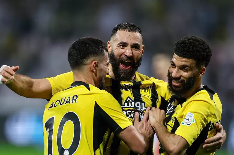 بنزيما يقود الهجوم.. تشكيل اتحاد جدة لمواجهة النصر في الدوري السعودي