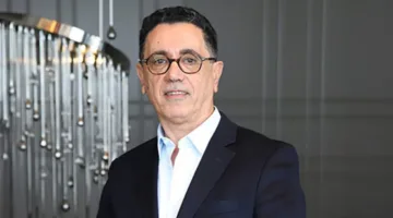 بنك أفريقيا يستثمر في الشركات الصغيرة ويهدف للتوسع في 30 دولة حتى عام 2030.