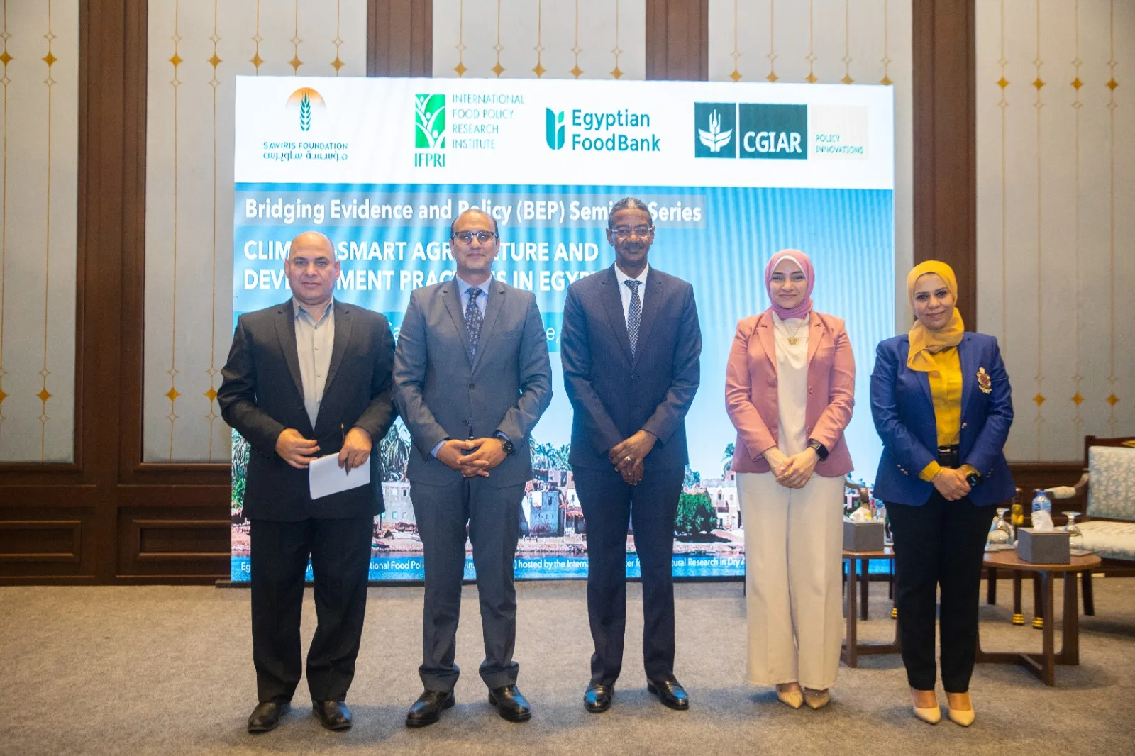 بنك الطعام المصري ينظم الندوة الخامسة في سلسلة ربط السياسات التنموية بالبيانات العلمية لبحث الزراعة الذكية في مواجهة التغير المناخي. بنك الطعام المصري ينظم الندوة الخامسة في سلسلة ربط السياسات التنموية بالبيانات العلمية لبحث الزراعة الذكية في مواجهة التغير المناخي.